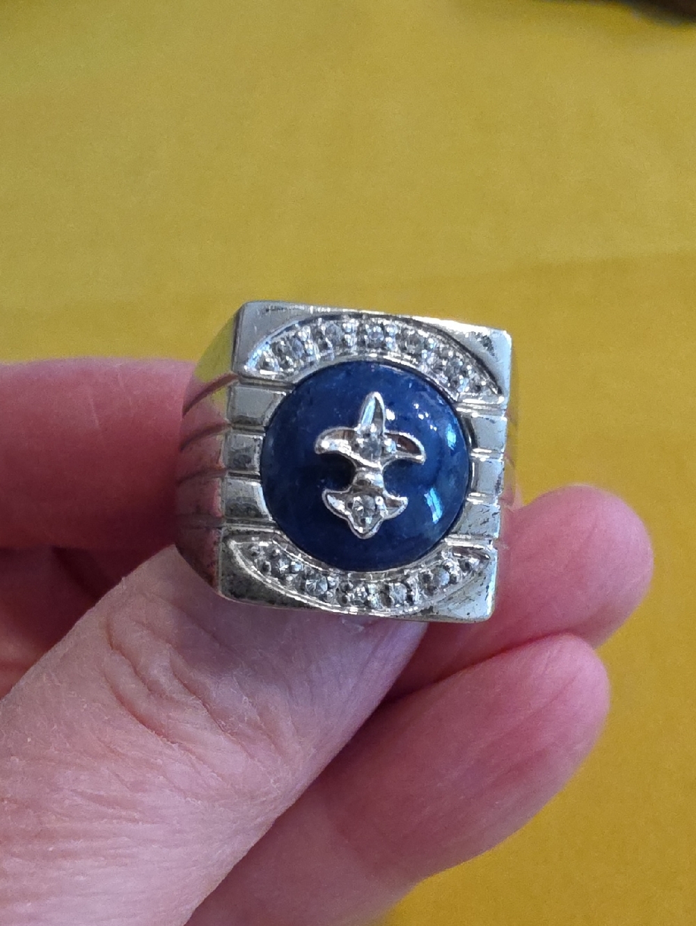 Vintage 925 Statement Ring w/ Deep Blue Dome Cabochon Stone & Fleur-de-lis